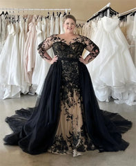 Black and Champagne Plus Size mermaid overskirt wedding dress with Long Sleeves, Lace Appliques, Detachbale Skirt, and Gothic Style
