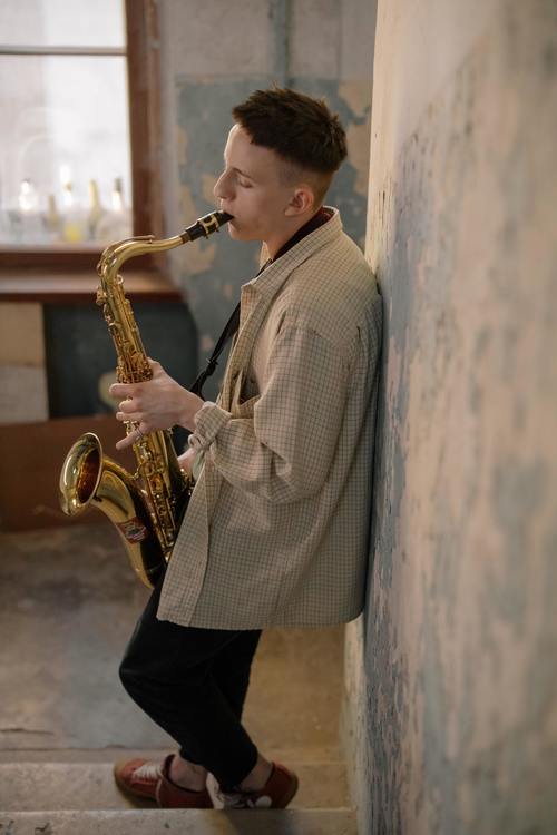 What Can A Blues Musician Wear –